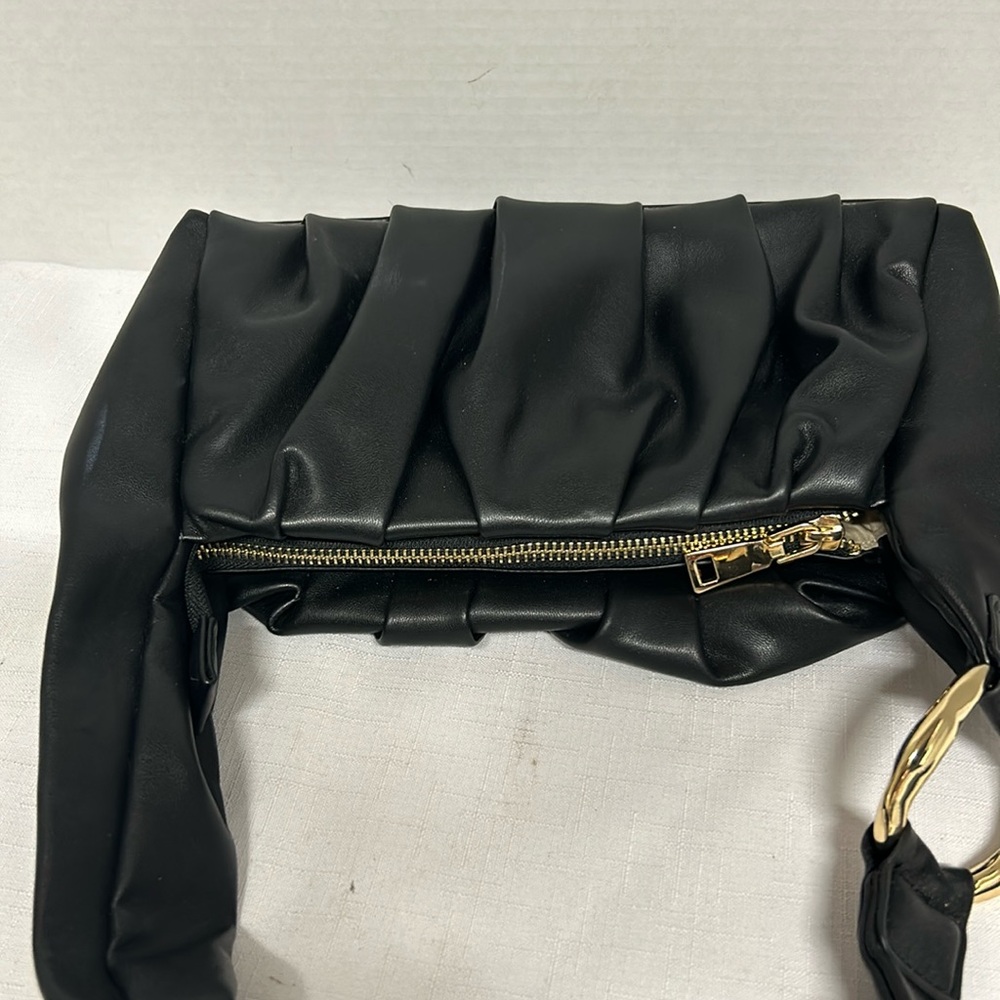 I-N-C International Concepts faux leather shoulder bag. - Picture 4 of 12